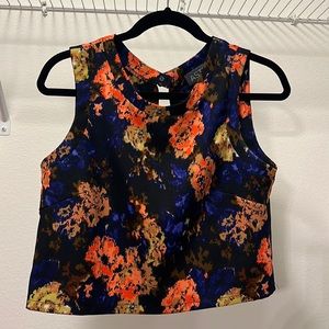 Womens. Sleeveless cropped top size small / US 4.